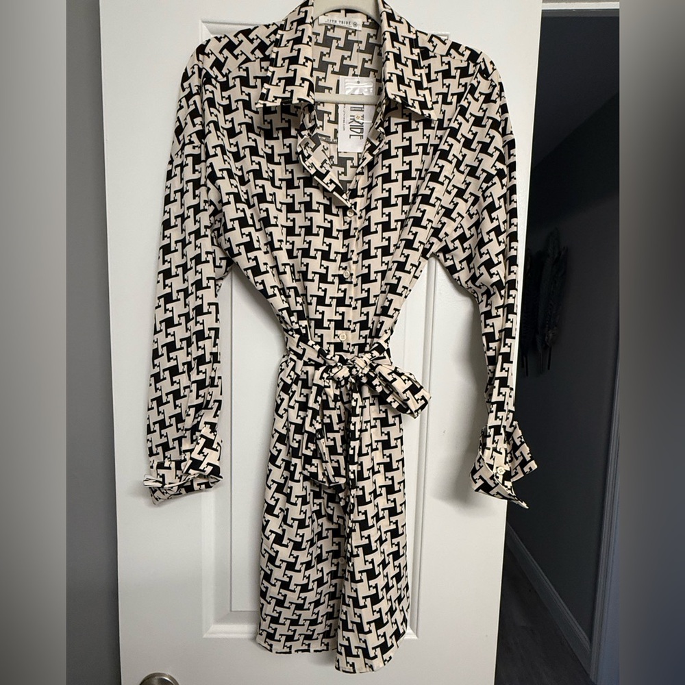 NWT 12th Tribe Black and Cream Patterned Dress size M
